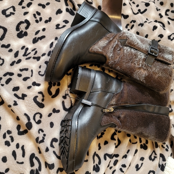 New leather and seal skin boots - Picture 4 of 6